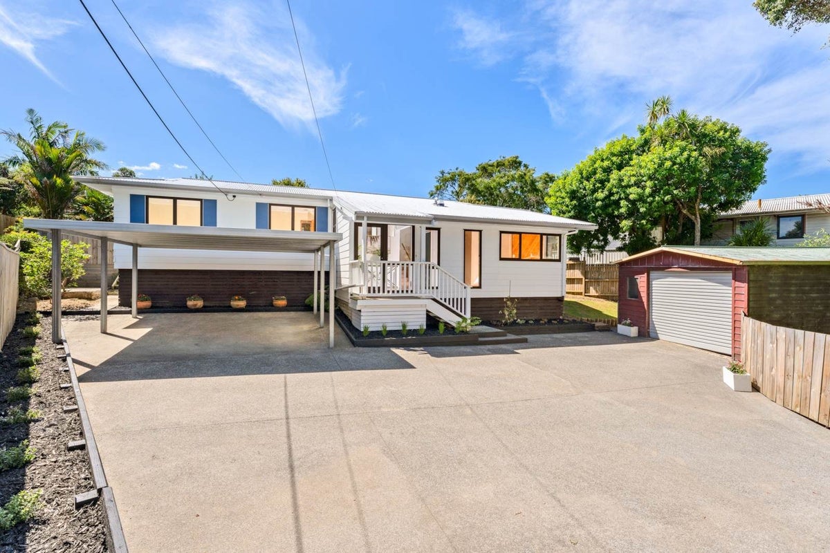 51 Saddleback Rise, Murrays Bay, Auckland - Carousel 28