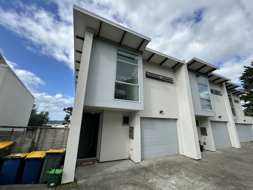 3/20 Schnapper Rock Road, Schnapper Rock, Auckland - Carousel 1
