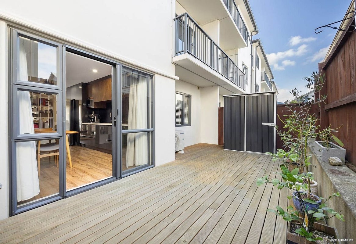 1F/47 Ireland Road, Panmure, Auckland - Carousel 1
