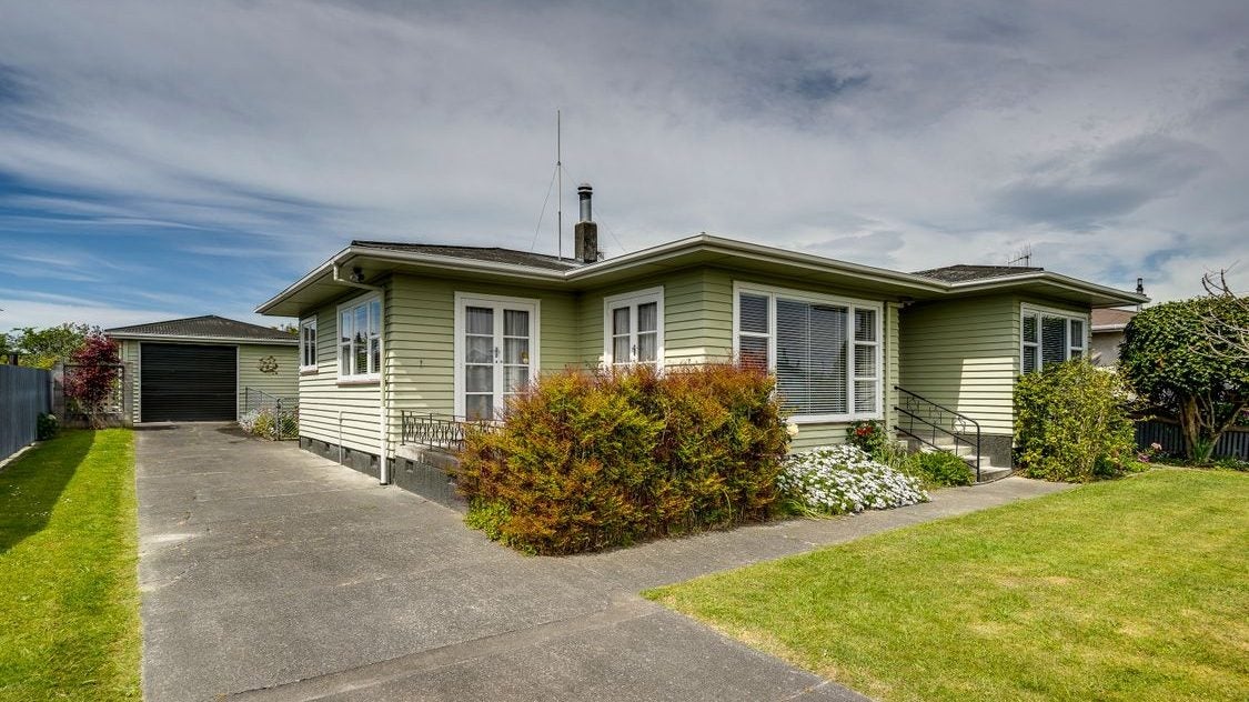 61 Exeter Crescent, Pirimai, Napier - Carousel 1