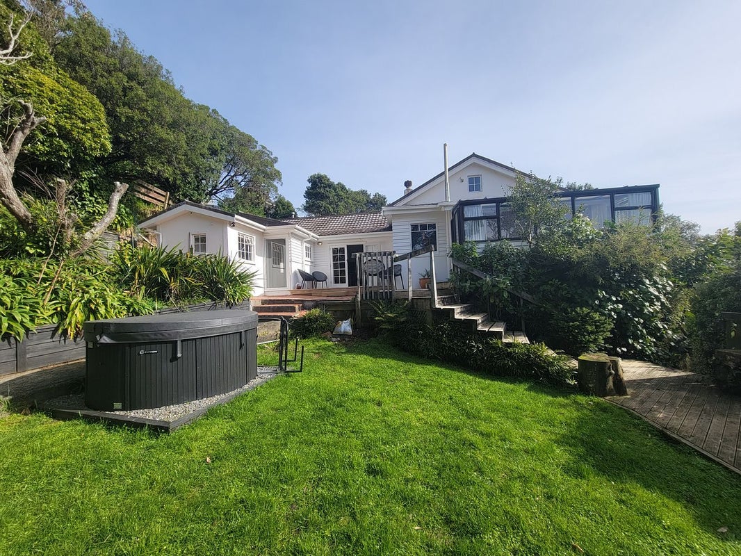 212 Barnard Street, Wadestown, Wellington - Carousel 1