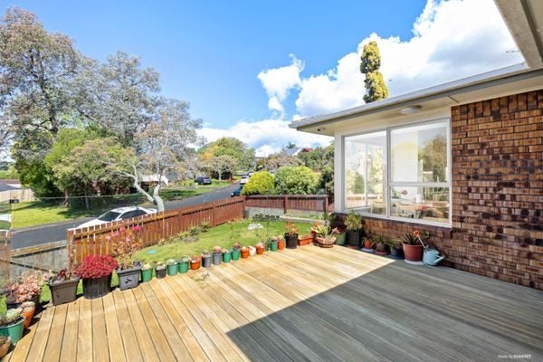 80 Cockayne Crescent, Sunnynook, Auckland - Carousel 10