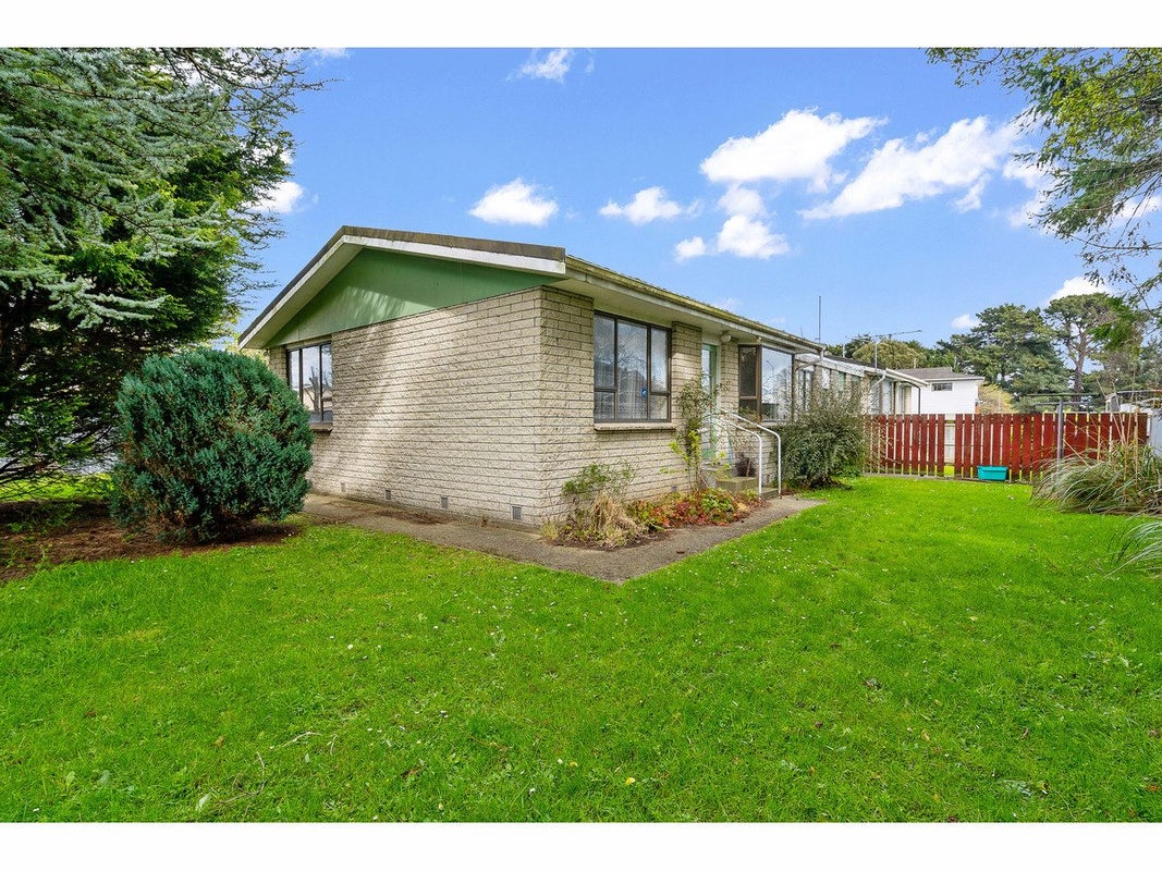 2/204 Elles Road, Strathern, Invercargill - Carousel 1