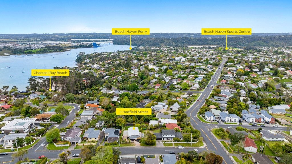 1 Hadfield Street, Beach Haven, Auckland - Carousel 19
