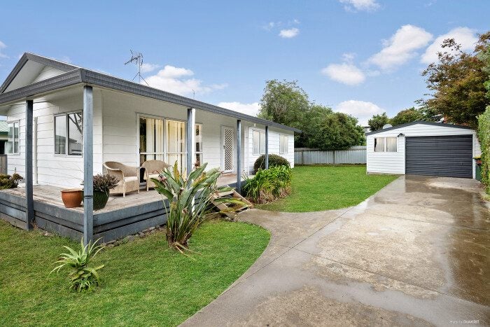 16 Rosehill Place, Nawton, Hamilton - Carousel 1