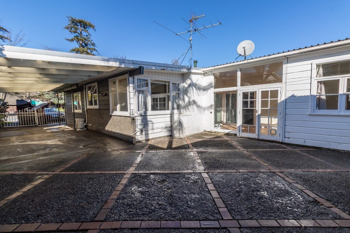 4 Cruickshank Road, Clouston Park, Upper Hutt - Carousel 34