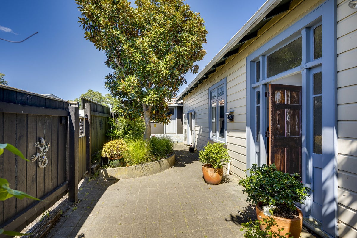 9 Lawrence Road, Hospital Hill, Napier - Carousel 18