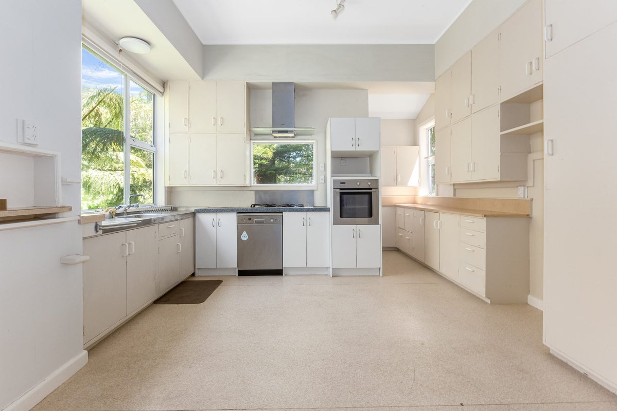 16 Hurman Street, Karori, Wellington - Carousel 2