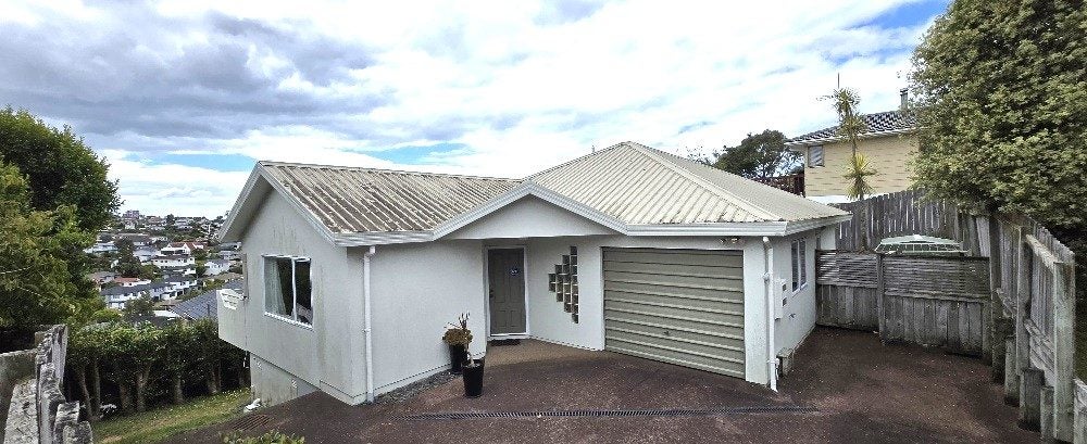 3/8A Target Road, Totara Vale, Auckland - Carousel 1