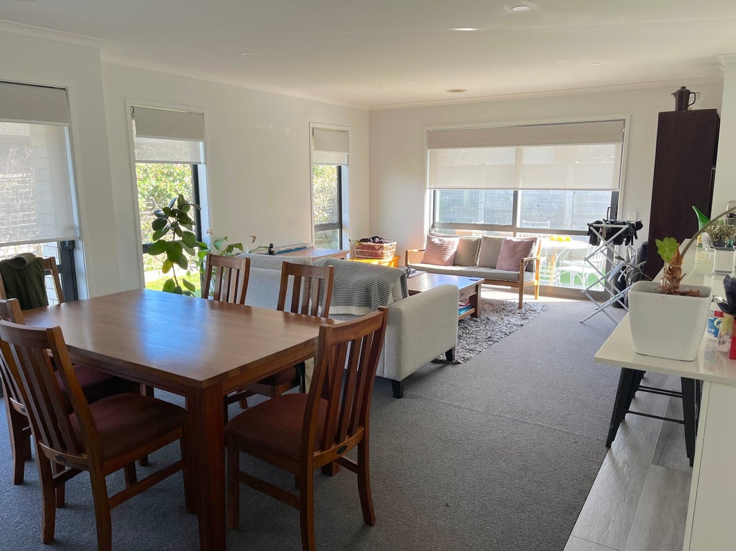 4 Mooring Close, Whitby, Porirua - Carousel 2
