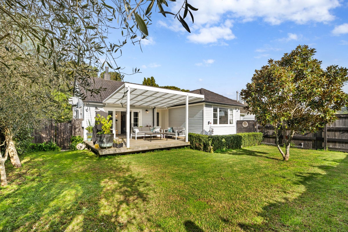 10 Mcclintock Street, Whau Valley, Whangarei - Carousel 1
