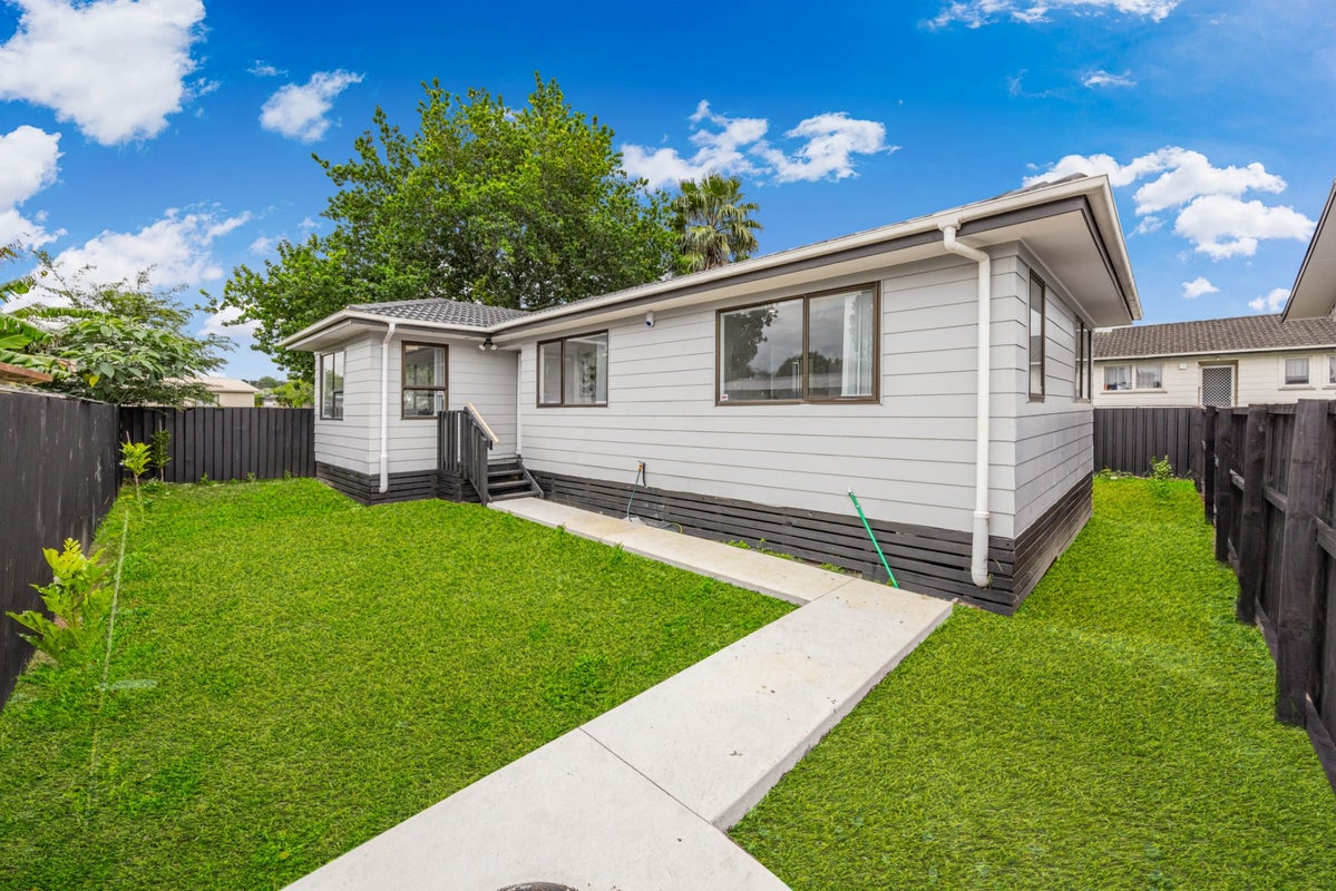18 Balloch Street, Randwick Park, Auckland - Carousel 1