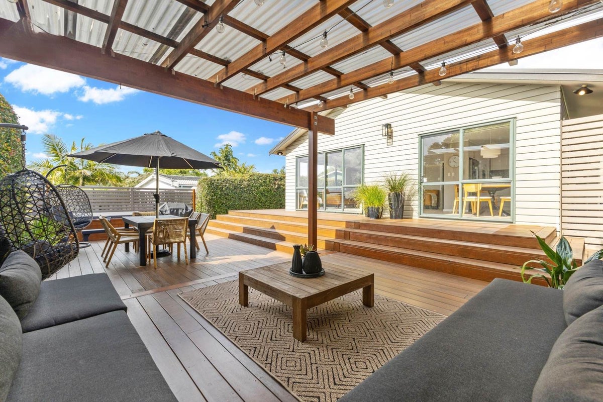 1/52 Gibraltar Street, Howick, Auckland - Carousel 1