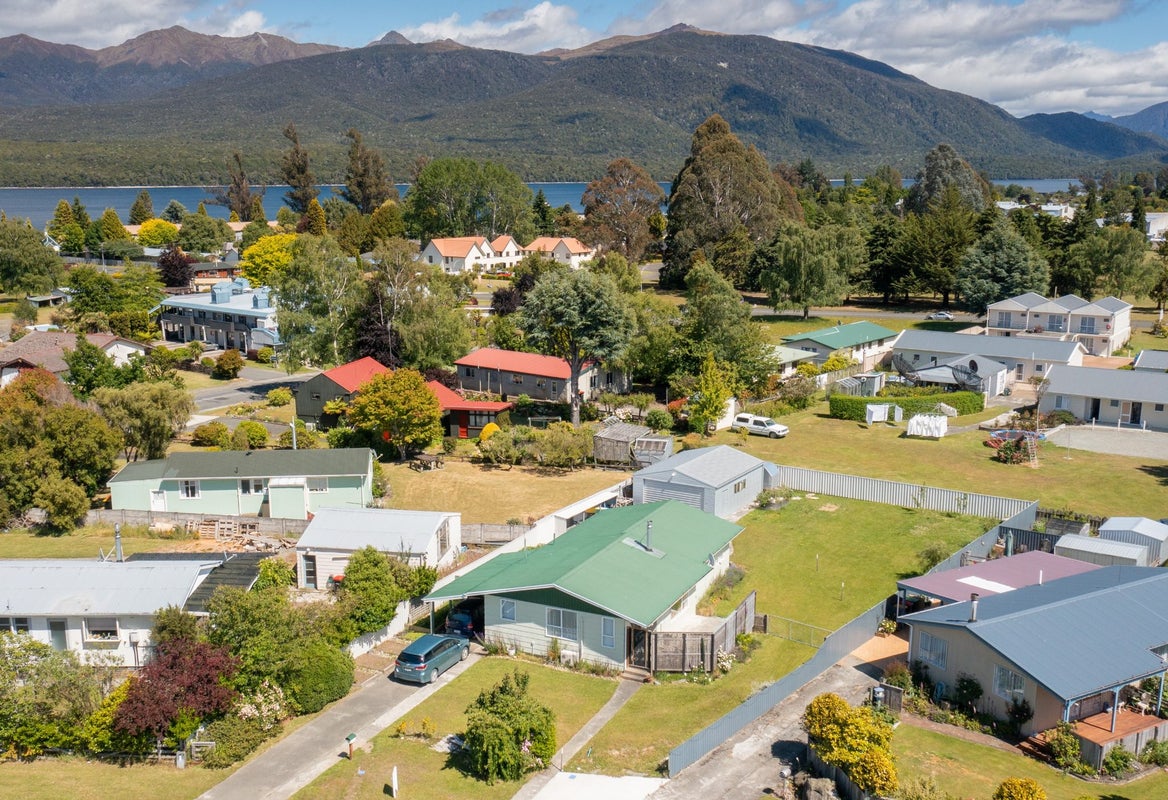 3 Duncan Street, Te Anau, Te Anau - Carousel 1