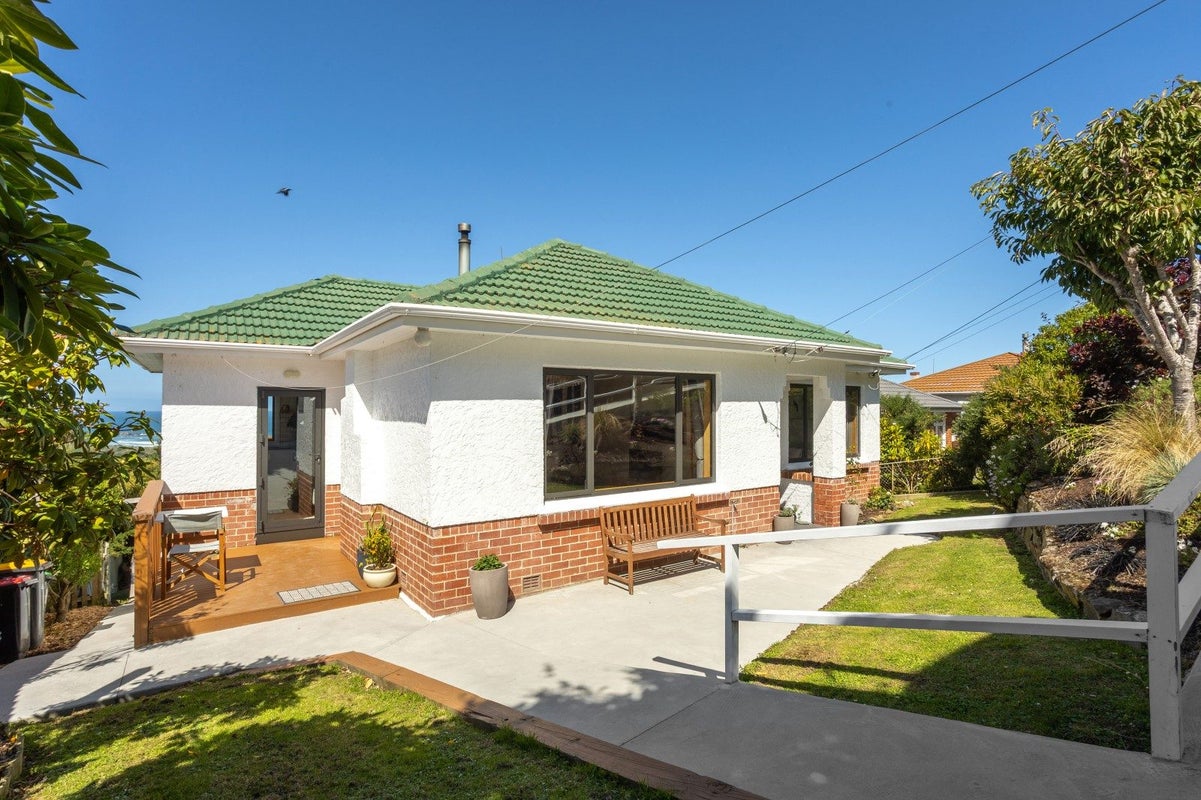 30 Spencer Street, Andersons Bay, Dunedin - Carousel 1