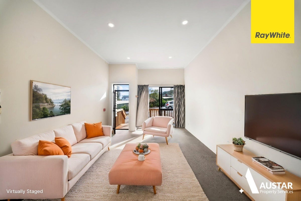 5/2 Swan Hill Drive, Glen Eden, Auckland - Carousel 2