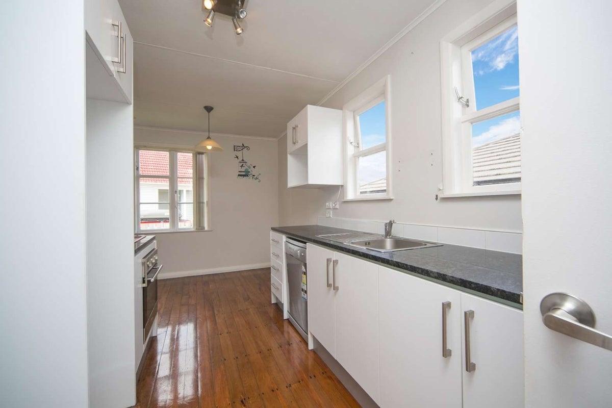 22 Miranda Street, Avondale, Auckland - Carousel 2