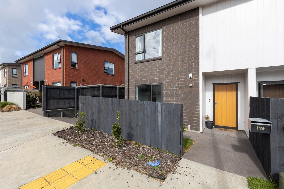 119 Banks Street, Marfell, New Plymouth - Carousel 1