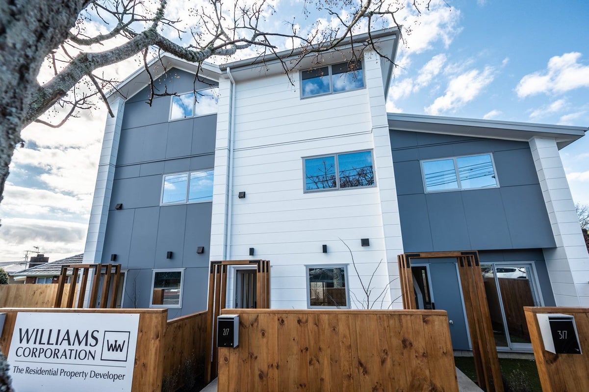 8/7 Flanshaw Road, Te Atatu South, Auckland - Carousel 2