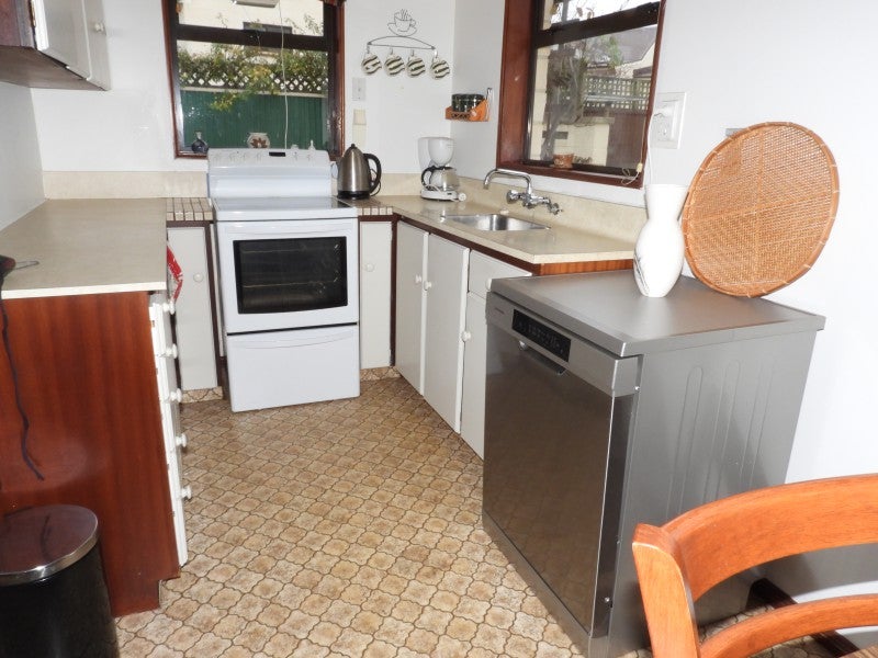 50 Hull Street, South Hill, Oamaru - Carousel 2