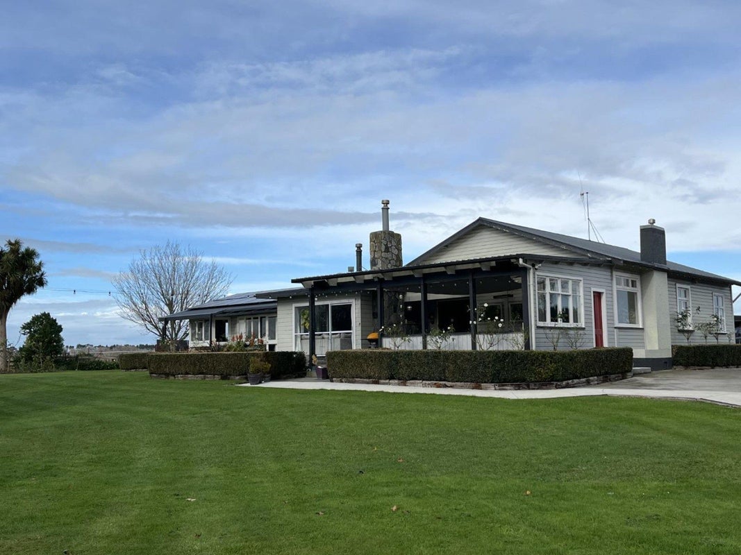 1155A Parewanui Road, Parewanui, Bulls - Carousel 1