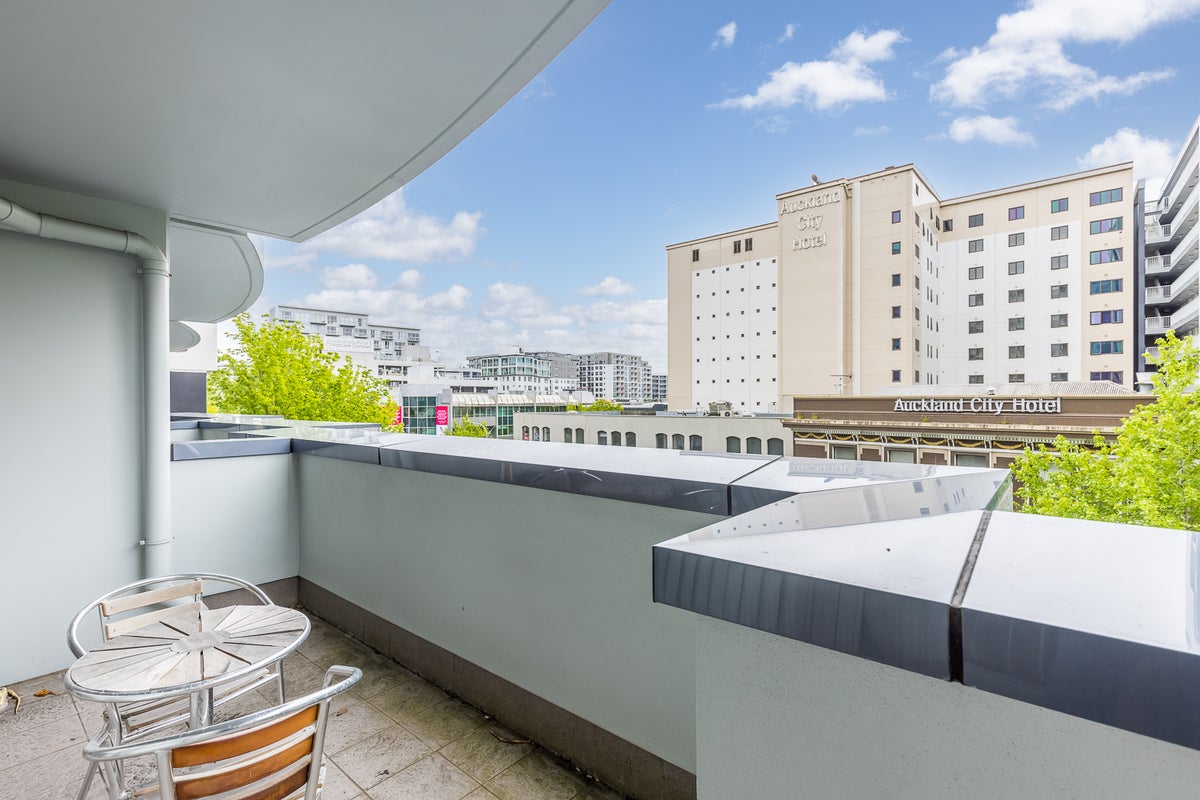 403/152 Hobson Street, Auckland Central, Auckland - Carousel 2