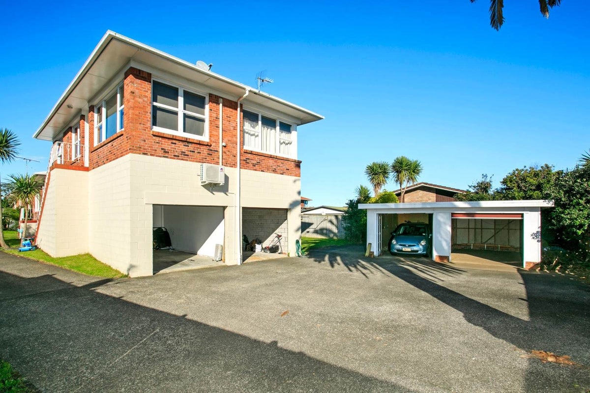 2/5 Esmonde Road, Takapuna, Auckland - Carousel 12