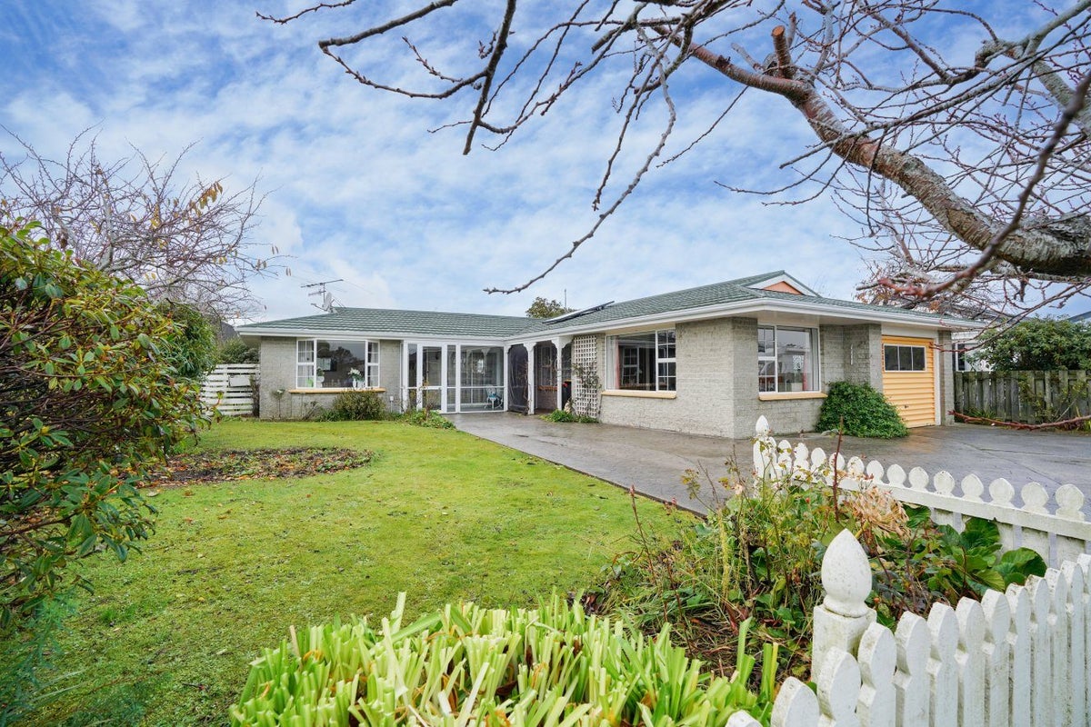 46 Kildare Court, Waikiwi, Invercargill - Carousel 1