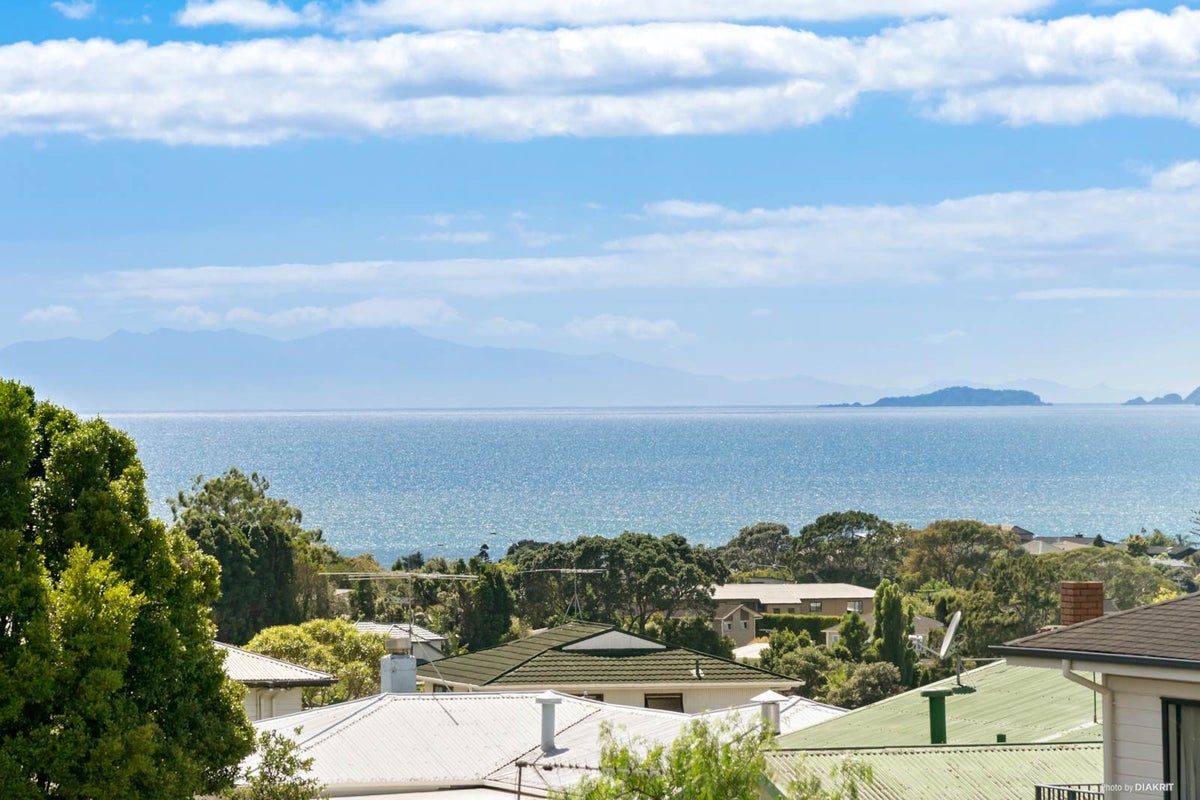 423 East Coast Road, Mairangi Bay, Auckland - Carousel 2