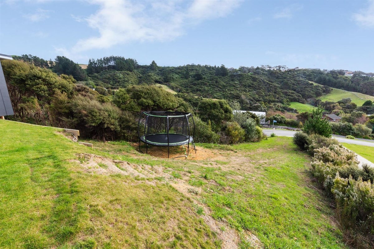65 Exploration Way, Whitby, Porirua - Carousel 37