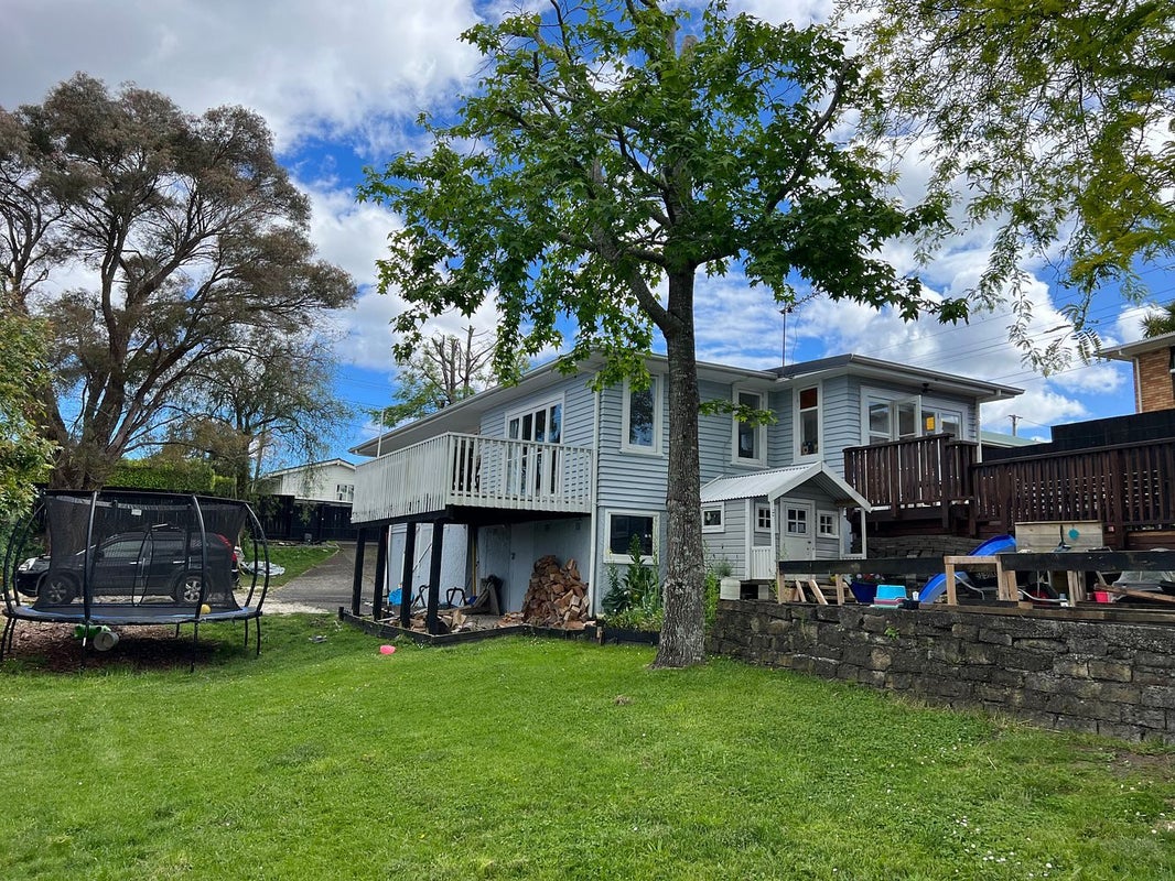 82 Wharf Road, Te Atatu Peninsula, Auckland - Carousel 2