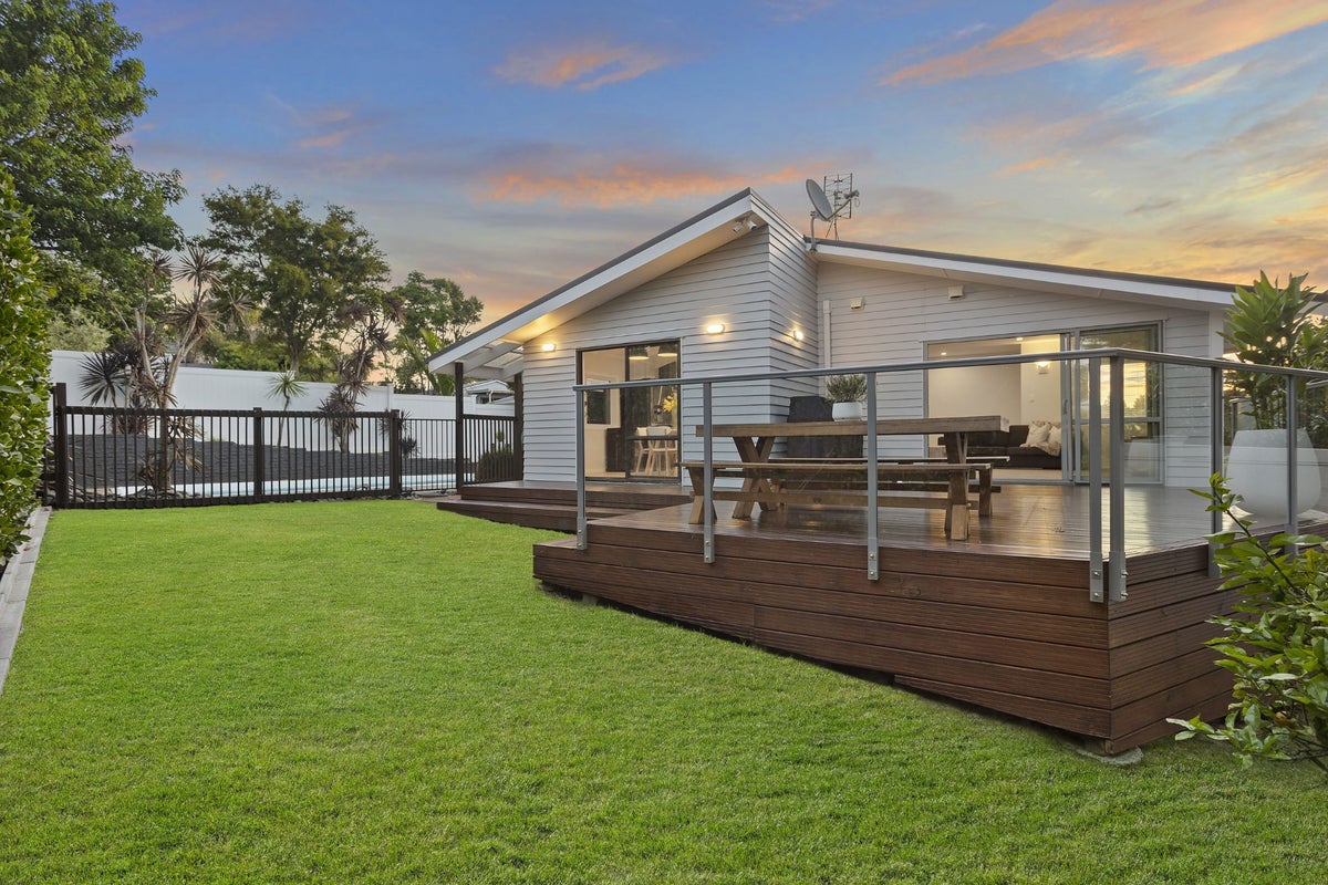 13 Lanigan Street, Birkdale, Auckland - Carousel 2