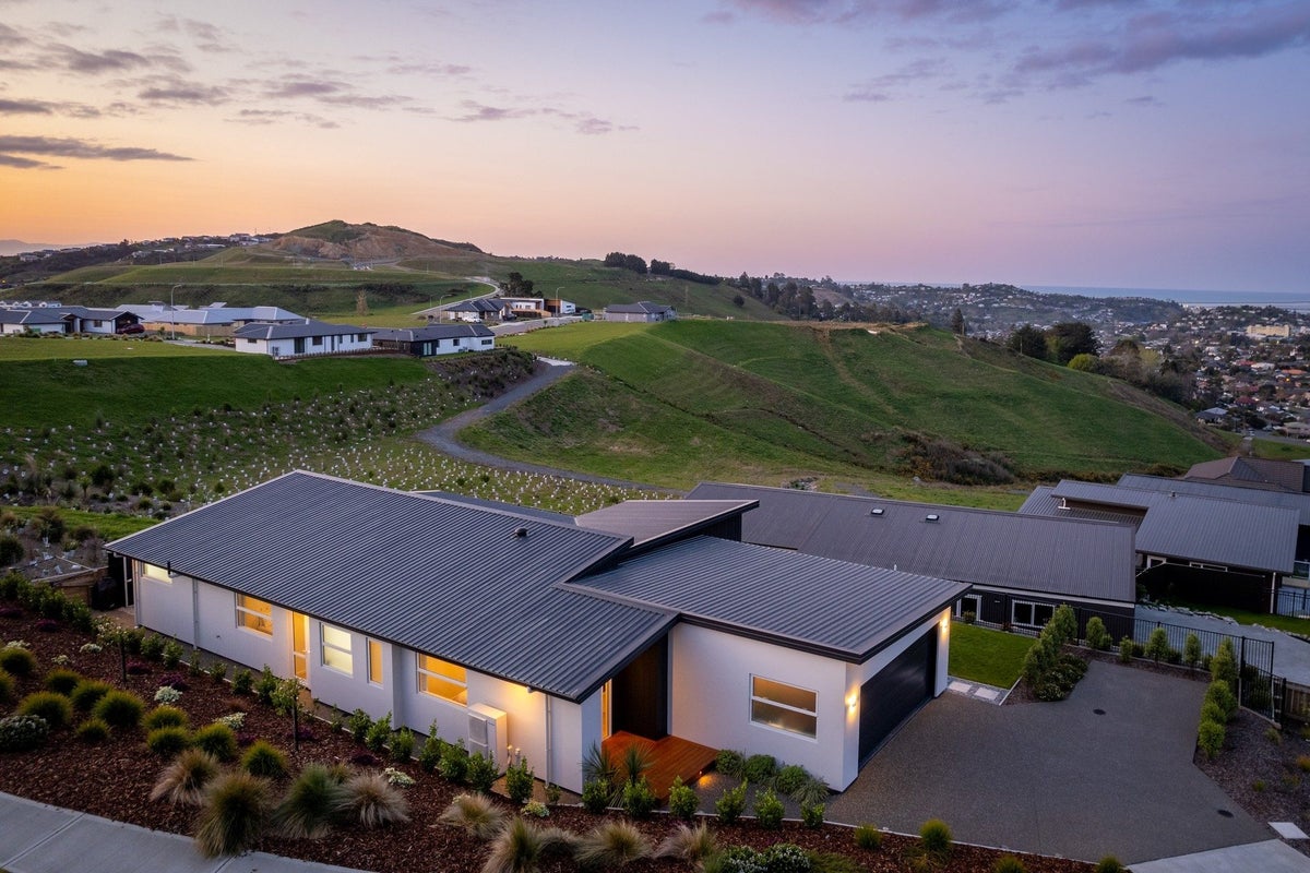 18 Vista Drive, Bishopdale, Nelson - Carousel 2