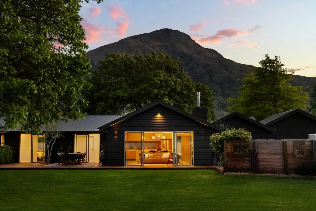 25 Erskine Street, Lake Hayes, Queenstown - Carousel 1