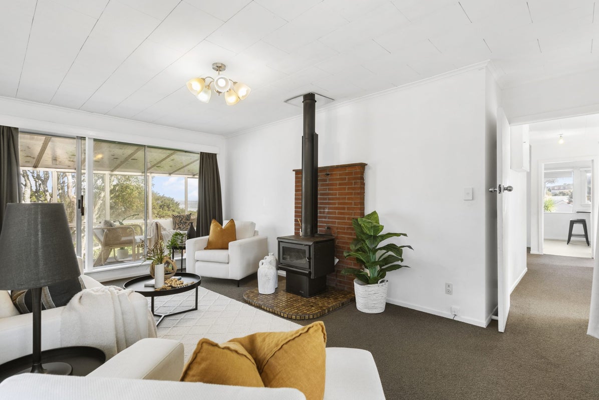 16 Waipa Street, Birkenhead, Auckland - Carousel 1