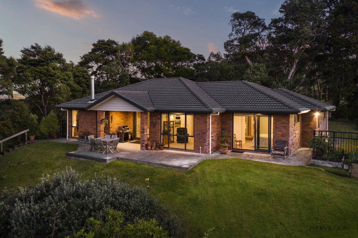 299 Forest Hill Road, Waiatarua, Auckland - Carousel 1