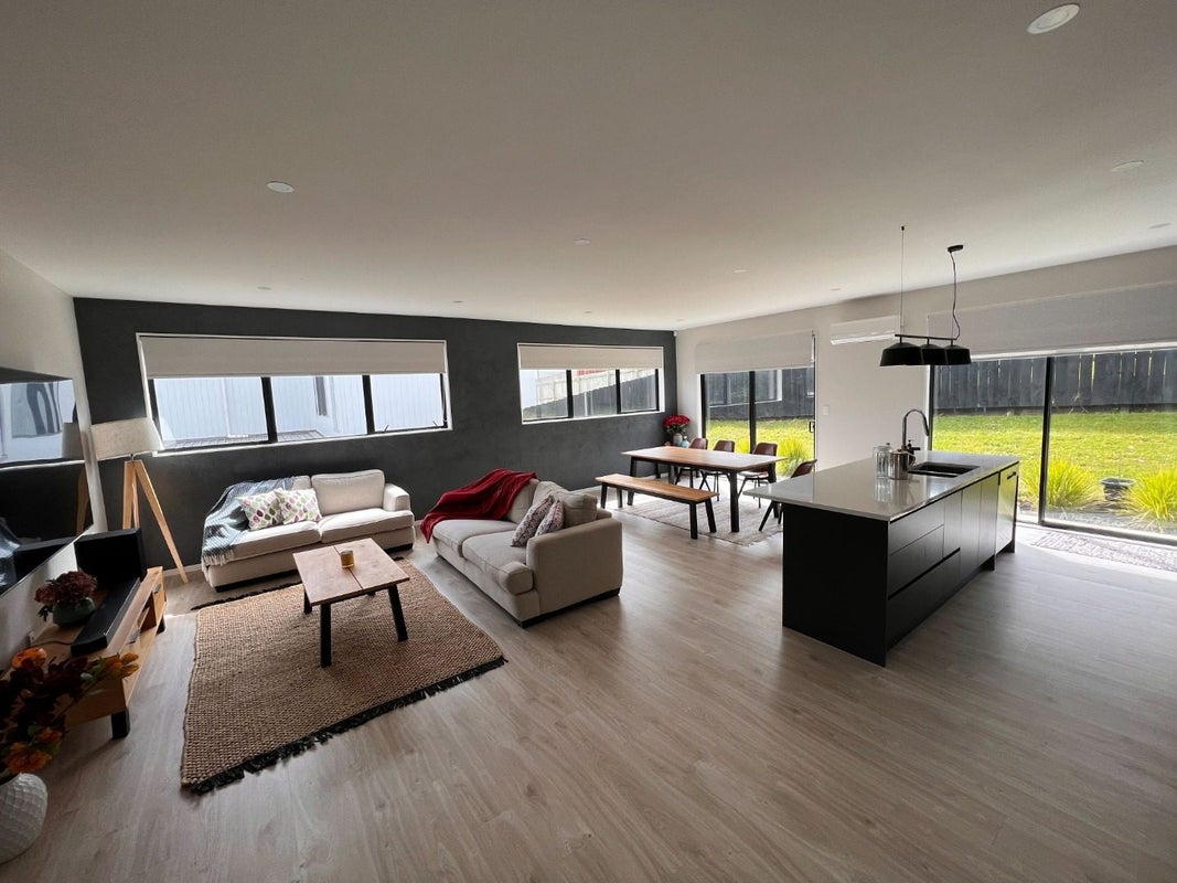 8 Celestial Crescent, Orewa, Orewa - Carousel 1