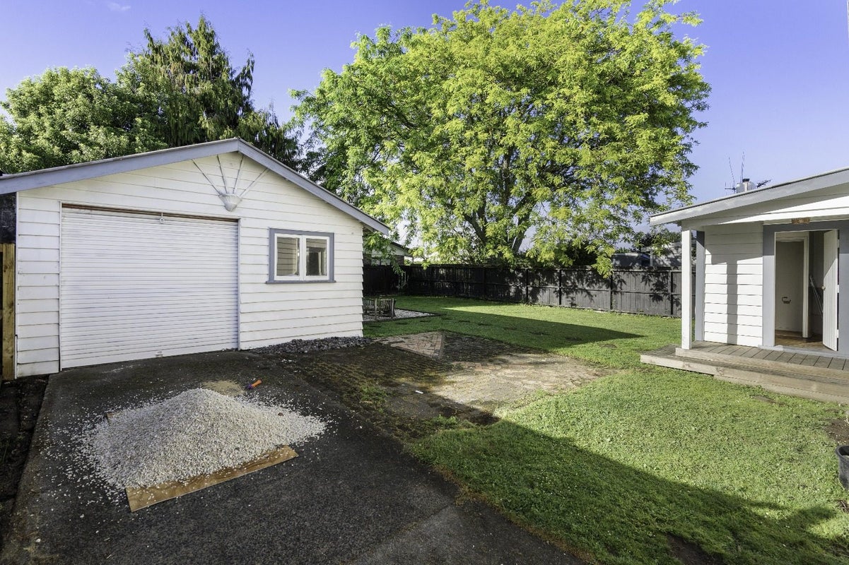 76 Cook Street, Hamilton East, Hamilton - Carousel 11
