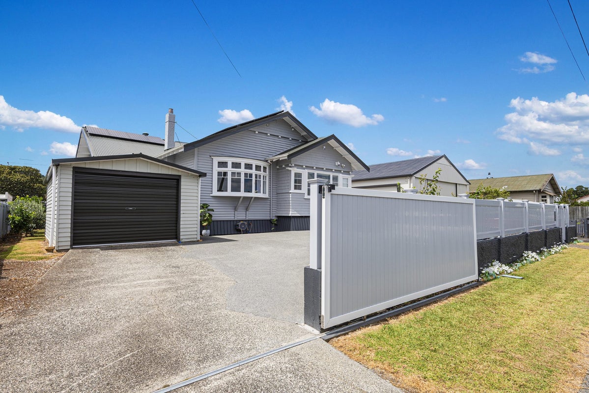16 Zealandia Street, Kensington, Whangarei - Carousel 1