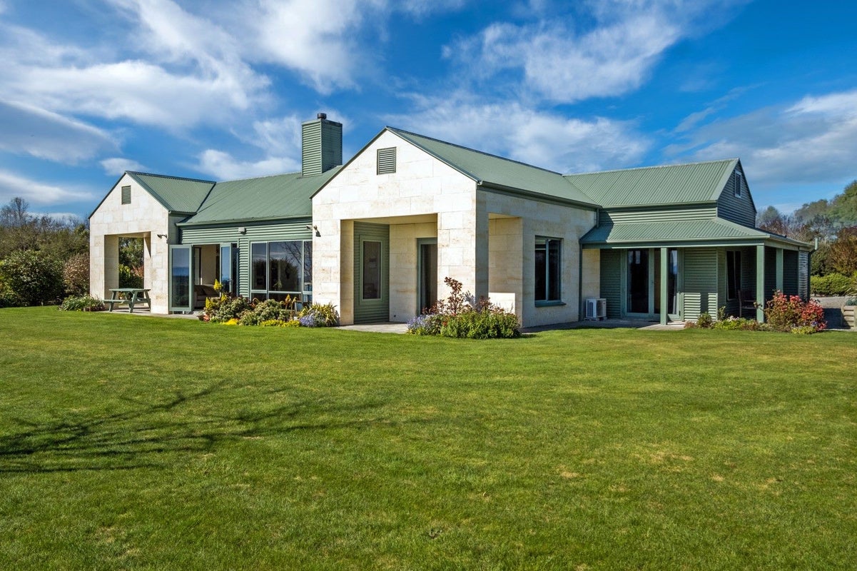 170 Spur Road, Hadlow, Timaru - Carousel 1