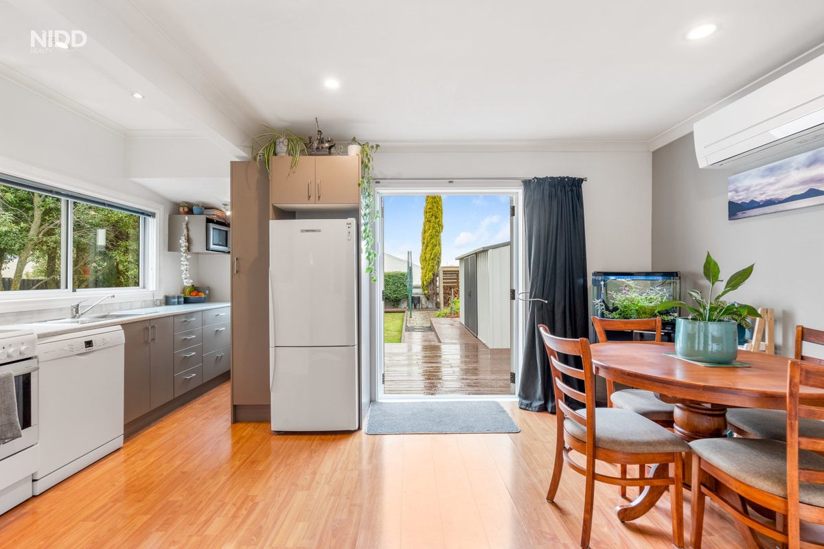 8 Josephine Street, Caversham, Dunedin - Carousel 1