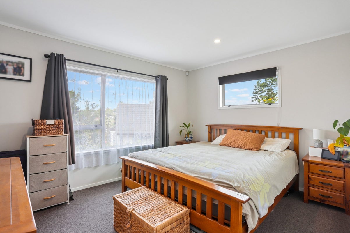 22 Cedar Heights Avenue, Massey, Auckland - Carousel 15