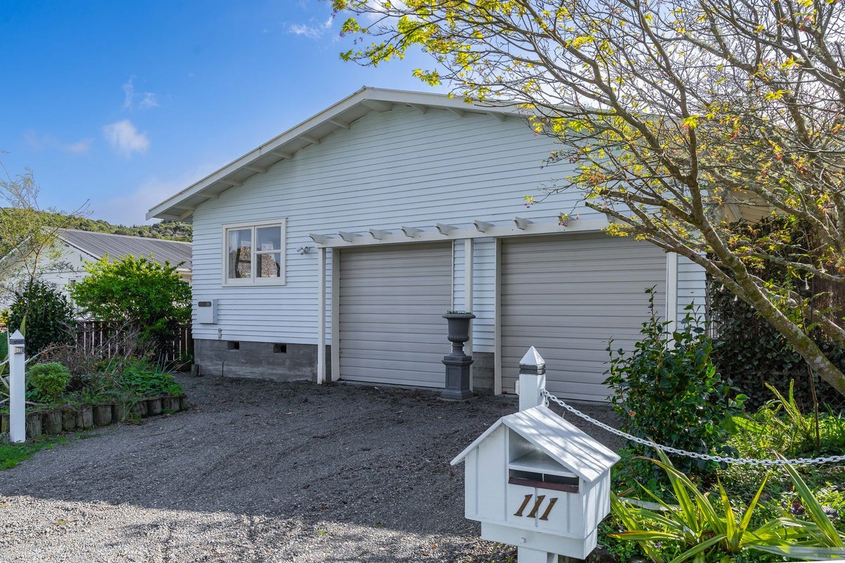 111 Watt Street, Featherston, Featherston - Carousel 23