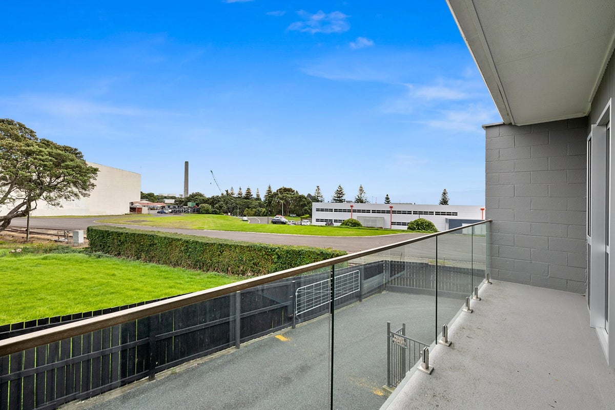 38C Breakwater RD, Moturoa, New Plymouth - Carousel 16