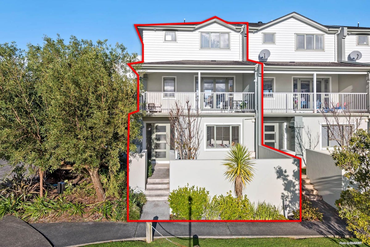 1/11 Hatfield Place, Albany Heights, Auckland - Carousel 1