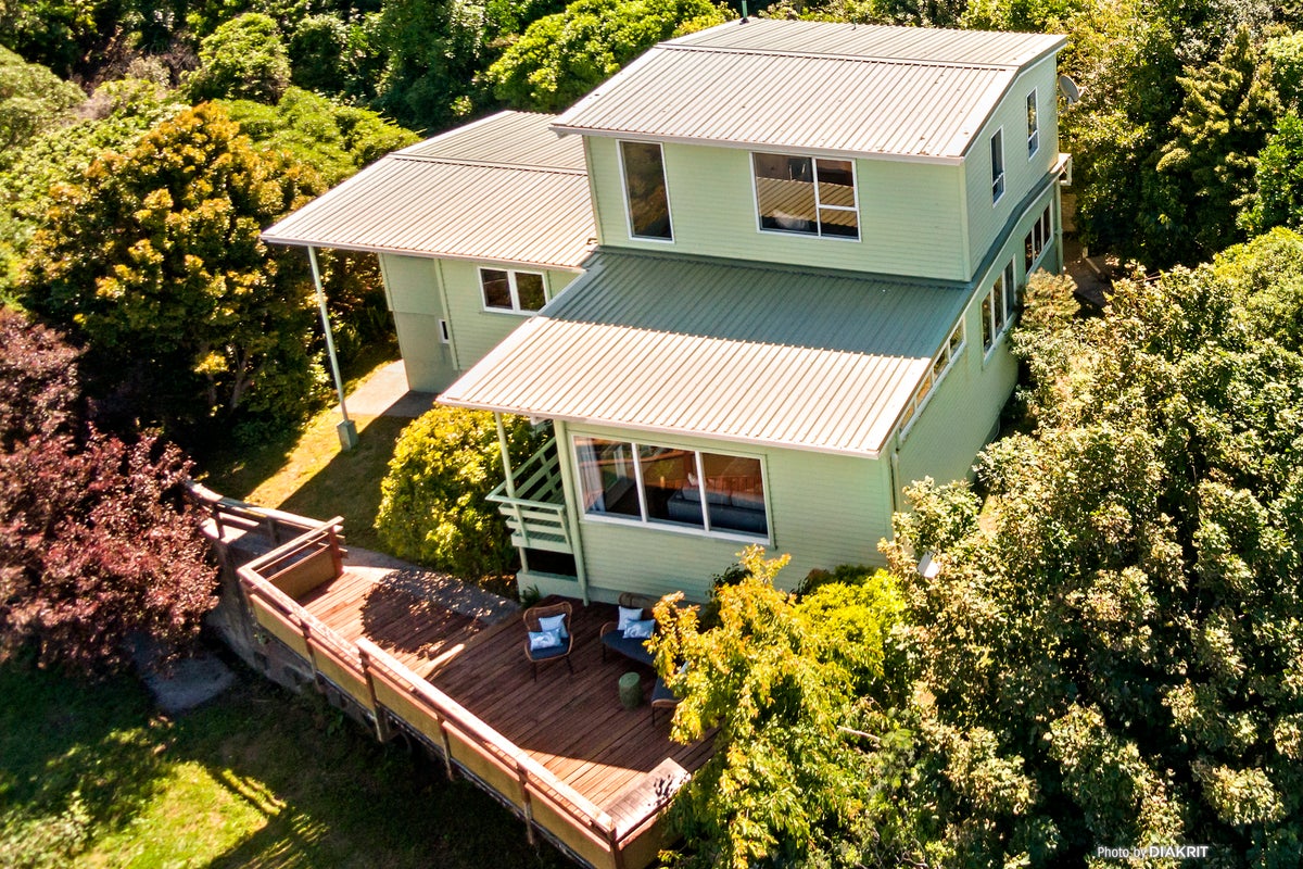 39D Bengal Street, Khandallah, Wellington - Carousel 1