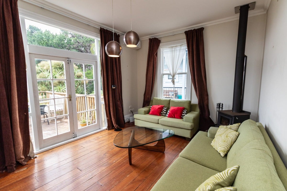 29 Mortimer Terrace, Aro Valley, Wellington - Carousel 2