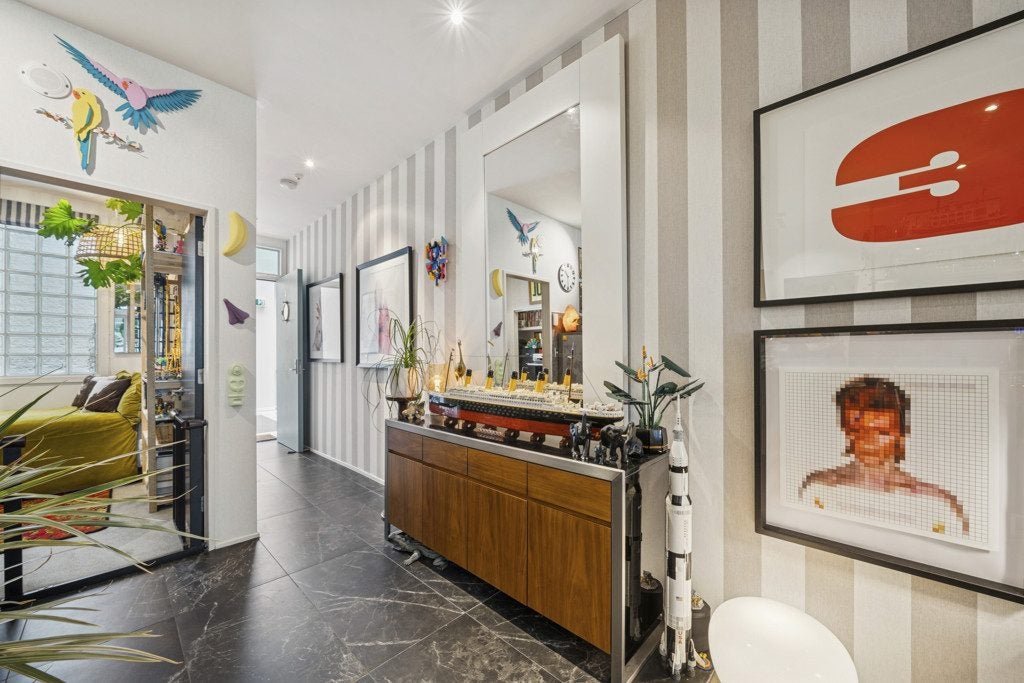 0 Holland Road - Carousel 2