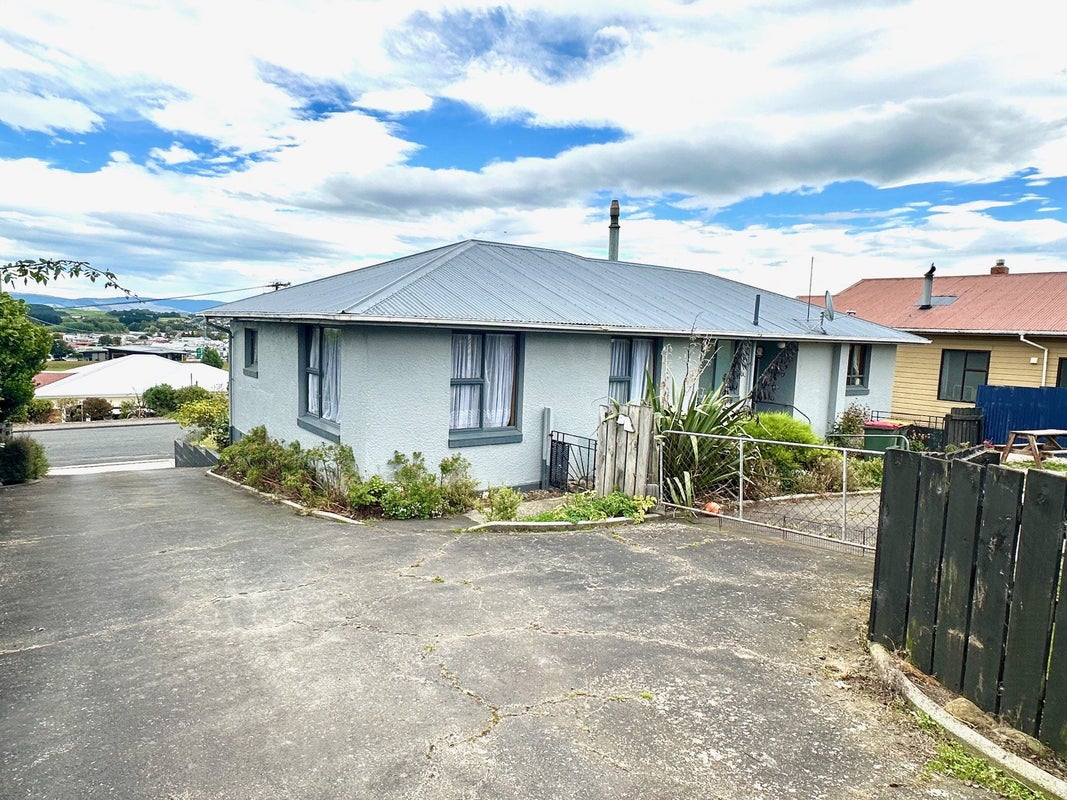 13 Lowestoft Street, Balclutha - Carousel 20
