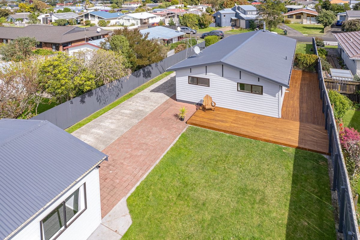 32 Exeter Crescent, Springvale, Whanganui - Carousel 1